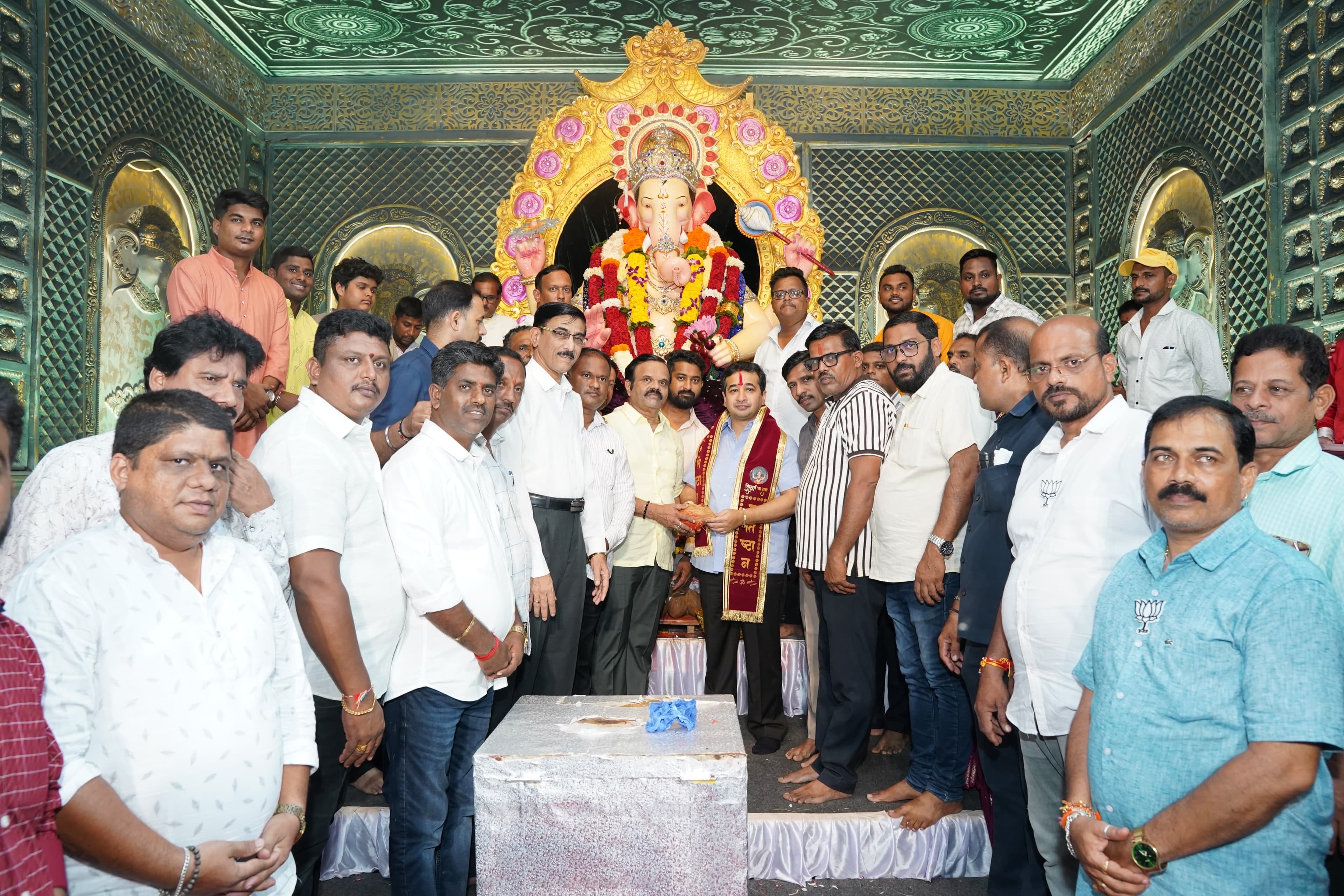 सिंधुदुर्ग राजाच्या आशीर्वादाने जिल्ह्याच्या विकासाची जबाबदारी प्रामाणिकपणे पार पाडणार