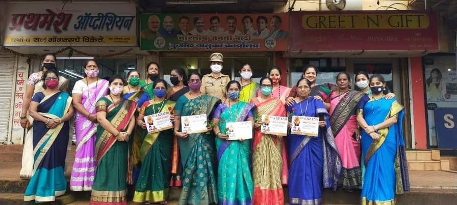 *भाजपा महिला मोर्च्याच्या वतीने नवरात्रीनिमित्त नऊ रणरागिणींचा सन्मान*