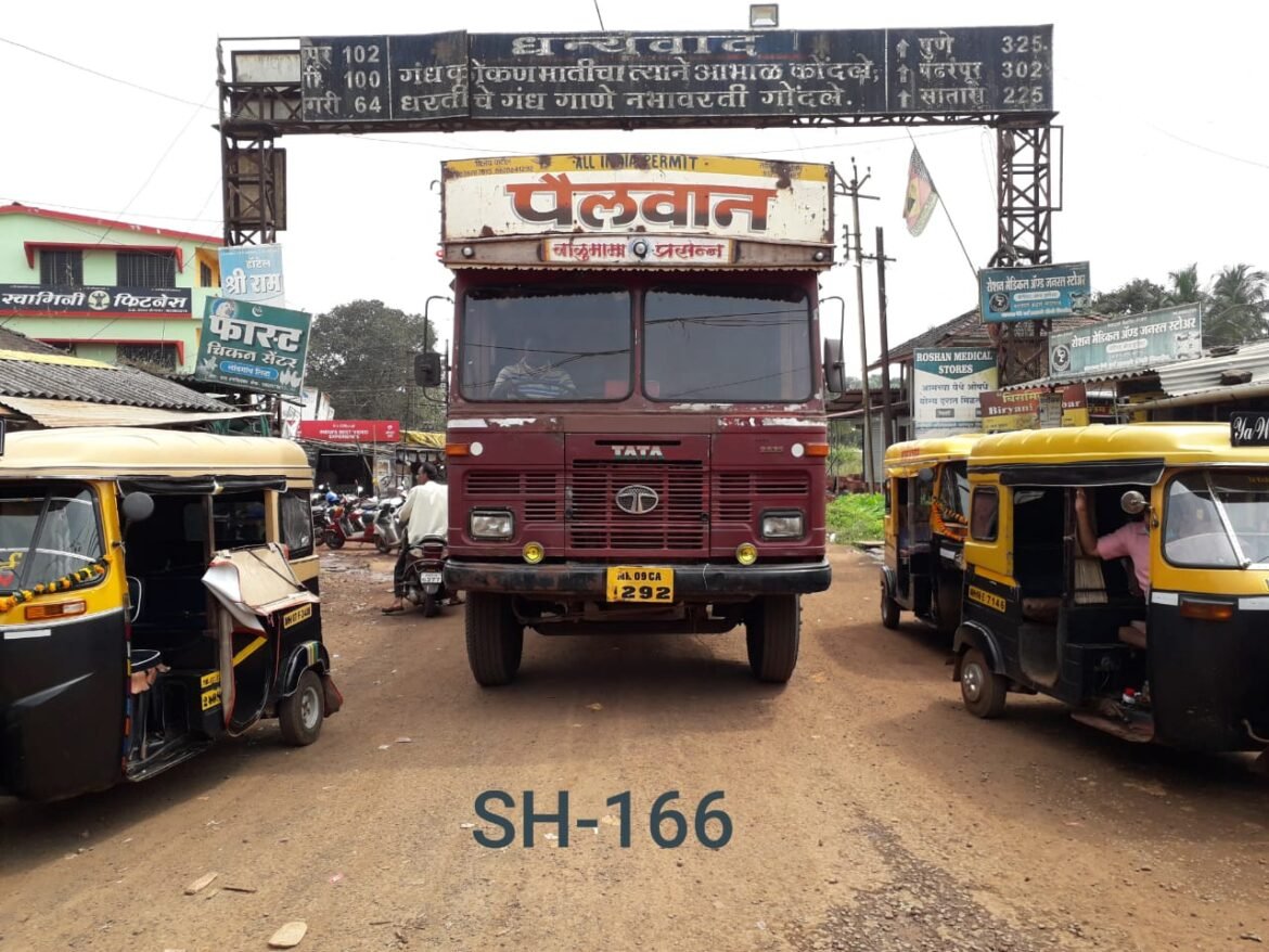 *नांदगाव तिठ्यावर रिक्षांचे नियमबाह्य पार्किंग;वाहतुकीस अडथळा..*
