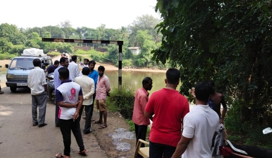 कणकवली केटी बंधाऱ्यावर दोन दुचाकीत भीषण अपघात