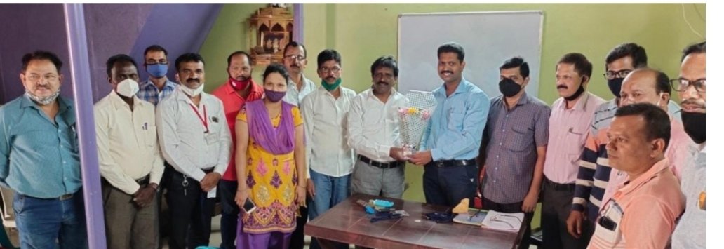 कणकवलीतील पत्रकार संघाच्यावतीने भगवान लोके यांचा सत्कार