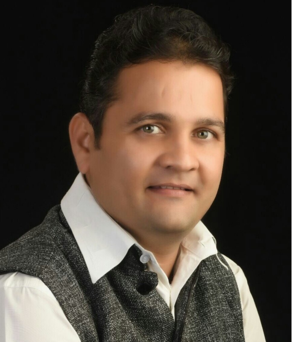 मळेवाड येथील सिंधुरक्तमित्र प्रतिष्ठानच्या अध्यक्षपदी हेमंत मराठे
