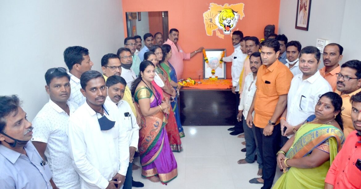 सावंतवाडी शिवसेनेच्यावतीने बाळासाहेबांची जयंती उत्साहात साजरी