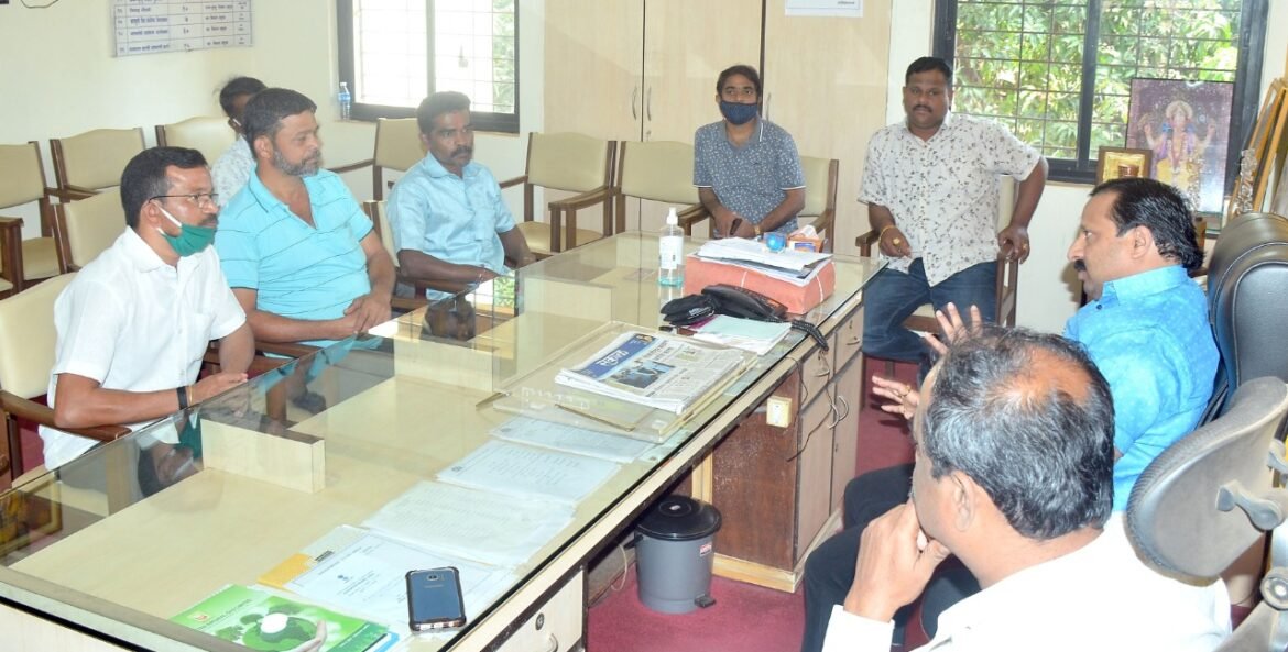 शहरातील सहा आसनी रिक्षा पार्किंगसाठी जागा उपलब्ध करुन देणार ; समीर नलावडे