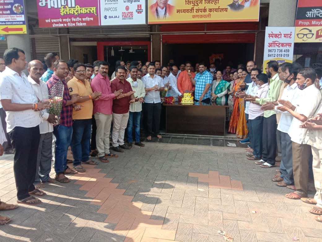 आ.वैभव नाईक यांच्या उपस्थितीत सतीश सावंत यांचा वाढदिवस कणकवलीत साजरा