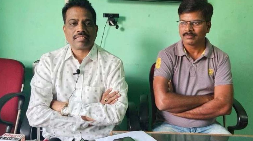 सिंधुदुर्ग जिल्हा बँक व स्नेहसिंधु कृषी पदवीधर संघ यांच्या संयुक्त विद्यमाने २१ जानेवारी रोजी तळेबाजार येथे शेतकरी मार्गदर्शन मेळावा