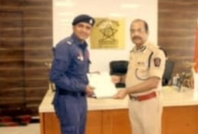 शिरोडा गावचे सुपुत्र ऋषिकेश डीचोलकर विशेष सेवा पदकाने सन्मानित