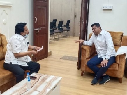 संदेश पारकर यांनी बंदरे व मत्स्य व्यवसाय विकासमंत्री असलम शेख यांची विजयदुर्ग गिर्ये-बरमाणा बंदर जागतिक दर्जाच्या धर्तीवर विकसित होणेसंदर्भात मुंबई निवासस्थानी घेतली भेट