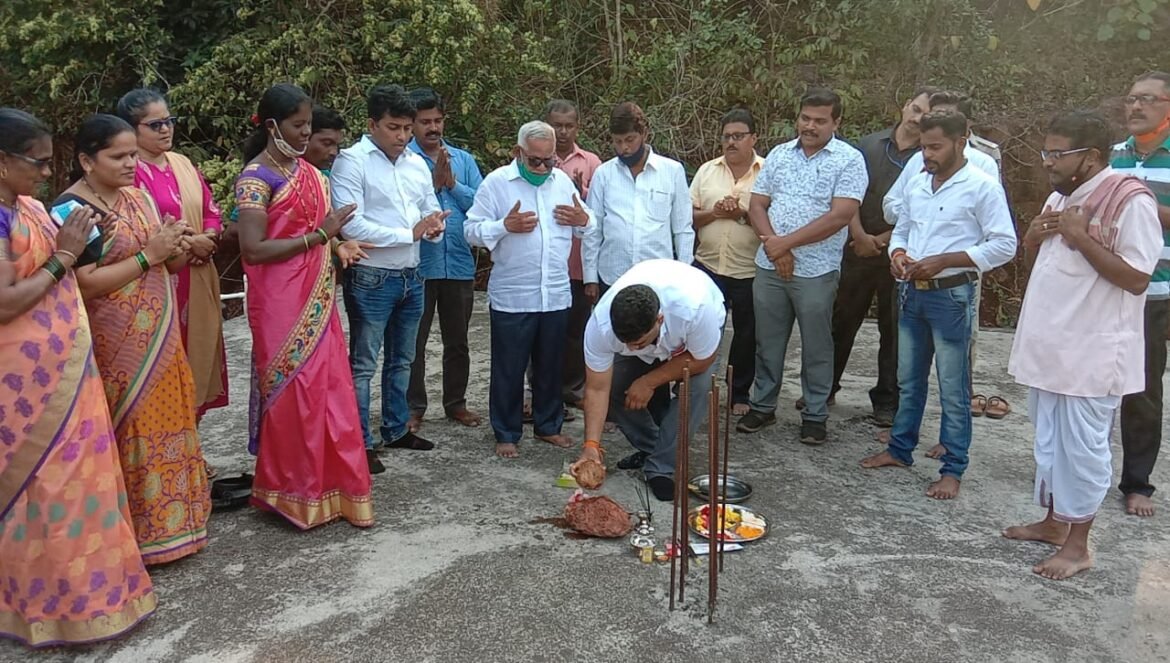 देवली ग्रामपंचायत विस्तारीकरण कामाचे आ.वैभव नाईक यांच्या हस्ते भूमिपूजन
