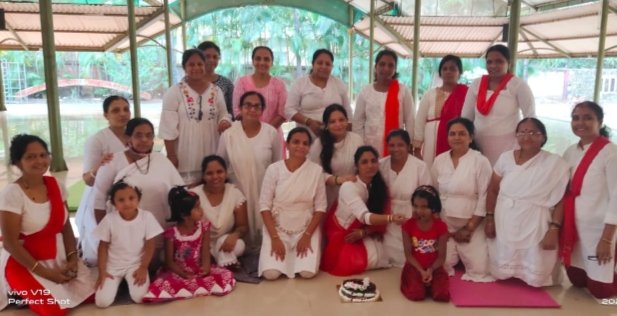 श्वेताज् योगा ग्रुप कणकवलीतर्फे जागतिक सूर्यनमस्कार दिन साजरा