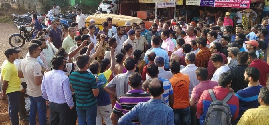 बांदा-दोडामार्ग रस्ता डांबरीकरणासाठी बांद्यात रास्ता रोको