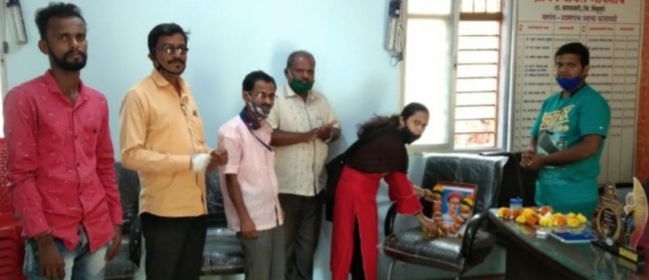 नांदगाव ग्रा.पं.च्या वतीने आद्य पत्रकार बाळशास्त्री जांभेकर यांची जयंती साजरी