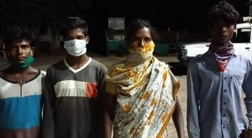 फोंडाघाट वनक्षेत्रातील आदिवासी कातकऱ्यांना वनरक्षकांकडून दांड्याने बेदम  मारहाण