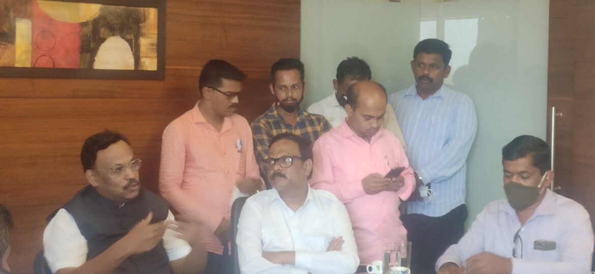 देशात आता होत असलेली आंदोलने ही मोदी सरकारला बदनाम करण्यासाठी