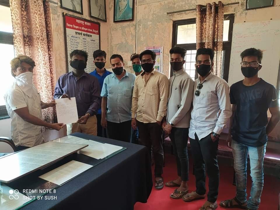 विद्यार्थ्यांच्या पाठ्यपुस्तकात धर्मवीर छत्रपती संभाजी महाराजांचा इतिहास समाविष्ट करा