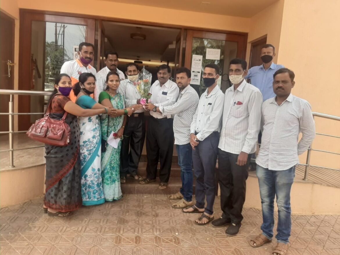 सिंधुदुर्ग जिल्हा उपसरपंच संघटनेच्या जिल्हाध्यक्ष पदी केळुस ग्रामपंचायतीचे उपसंरपंच व पत्रकार आबा खवणेकर यांची निवड