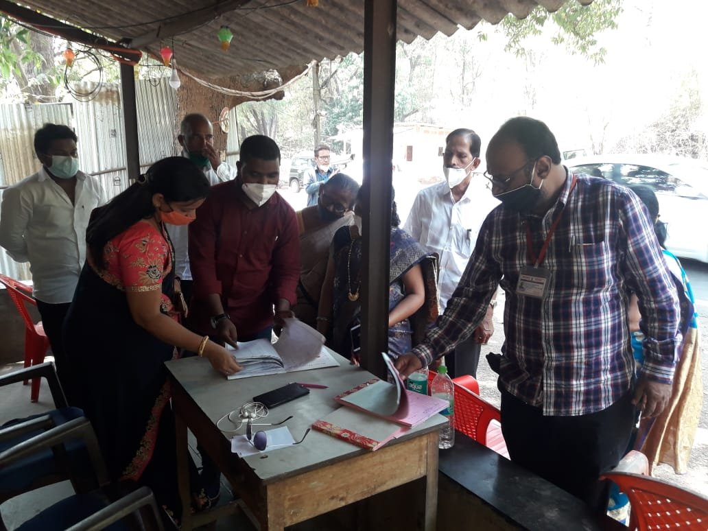 कोरोनाचा प्रादुर्भाव रोखण्यासाठी नूतन जि.प. अध्यक्षा संजना सावंत उतरल्या मैदानात