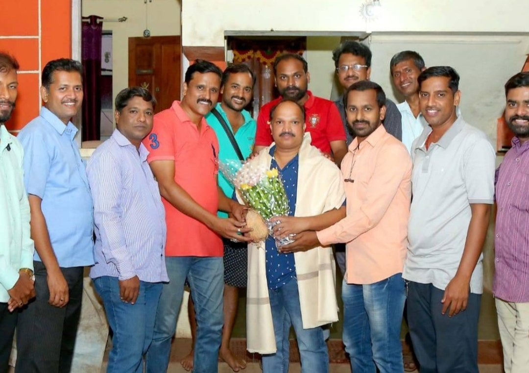 कणकवली तालुका फोटोग्राफर असोशियनच्या वतीने संजय राणे यांचा सत्कार