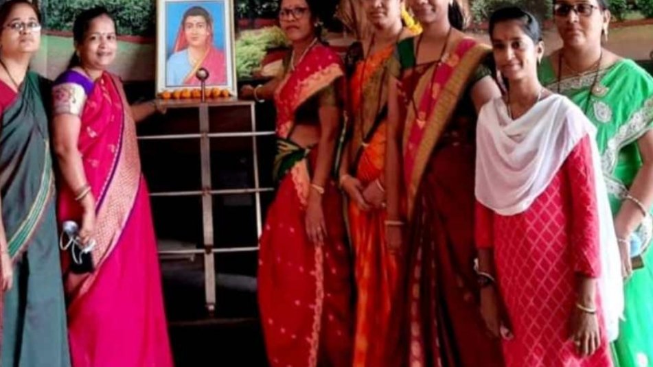 खारेपाटण हायस्कूलमध्ये महिला दिन साजरा
