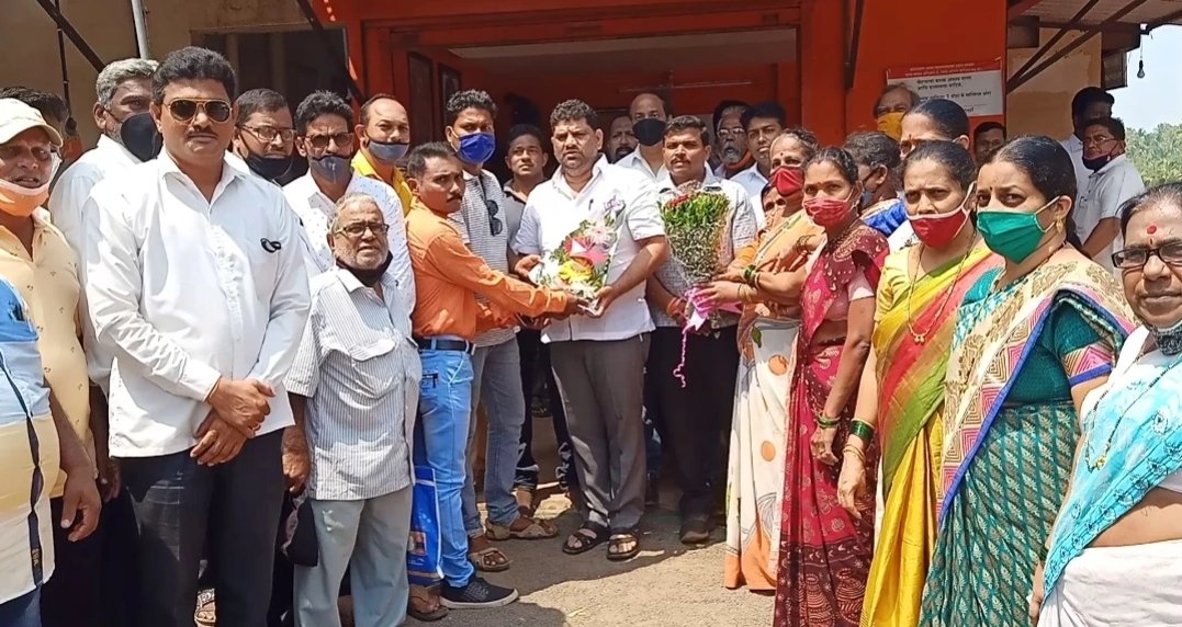 मच्छीमारांच्या वतीने आमदार वैभव नाईक यांचा सत्कार
