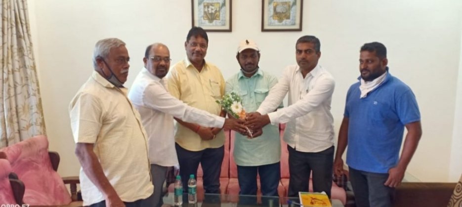 वेंगुर्ला ते मुंबई-वाशी आंबा पेटीचा दर १५० रुपये करण्याचा एकमुखी ठराव