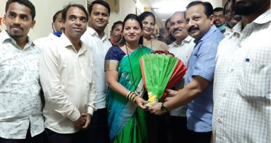 कणकवली नगराध्यक्ष समीर नलावडे यांच्याकडून नूतन जि प अध्यक्ष संजना सावंत यांचे अभिनंदन