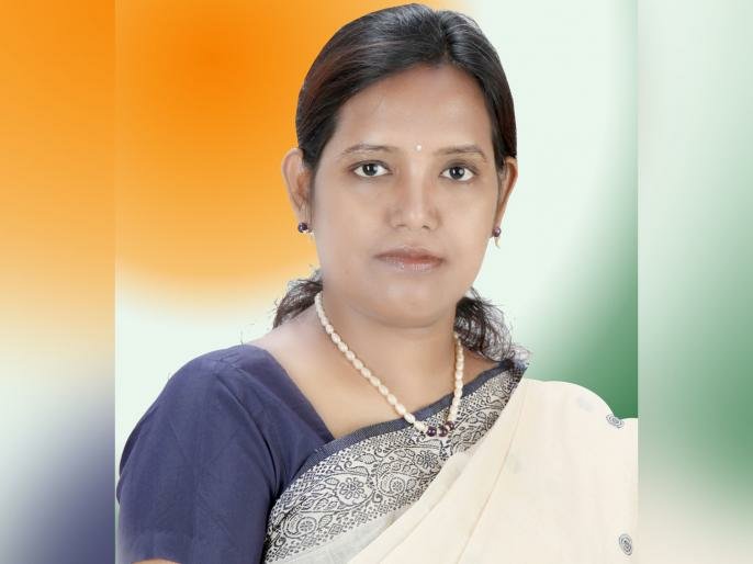 पहिली ते आठवीच्या विद्यार्थ्यांना थेट पास करणार; शिक्षणमंत्री वर्षा गायकवाड