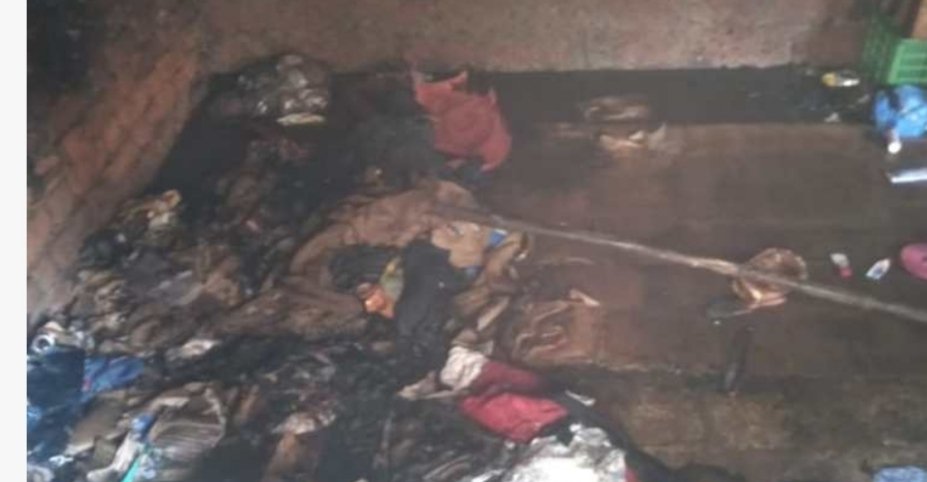 कणकवलीत फळविक्रेते महिलेचा  आग लागून संसार जळून खाक