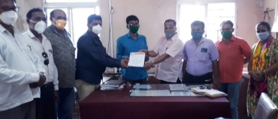 वेंगुर्ले एस्. टी.आगाराचा अनागोंदी कारभार,कार्यालयीन वेळेत फेऱ्या बंद