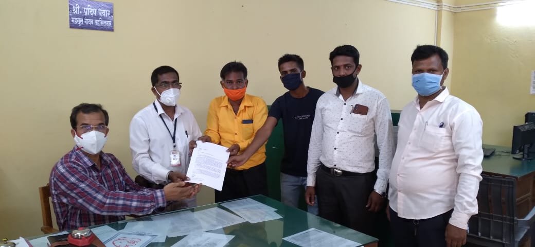 कोरोनाकाळात काम करत असलेल्या पत्रकारांना विमाकवच शासनाने द्यावे