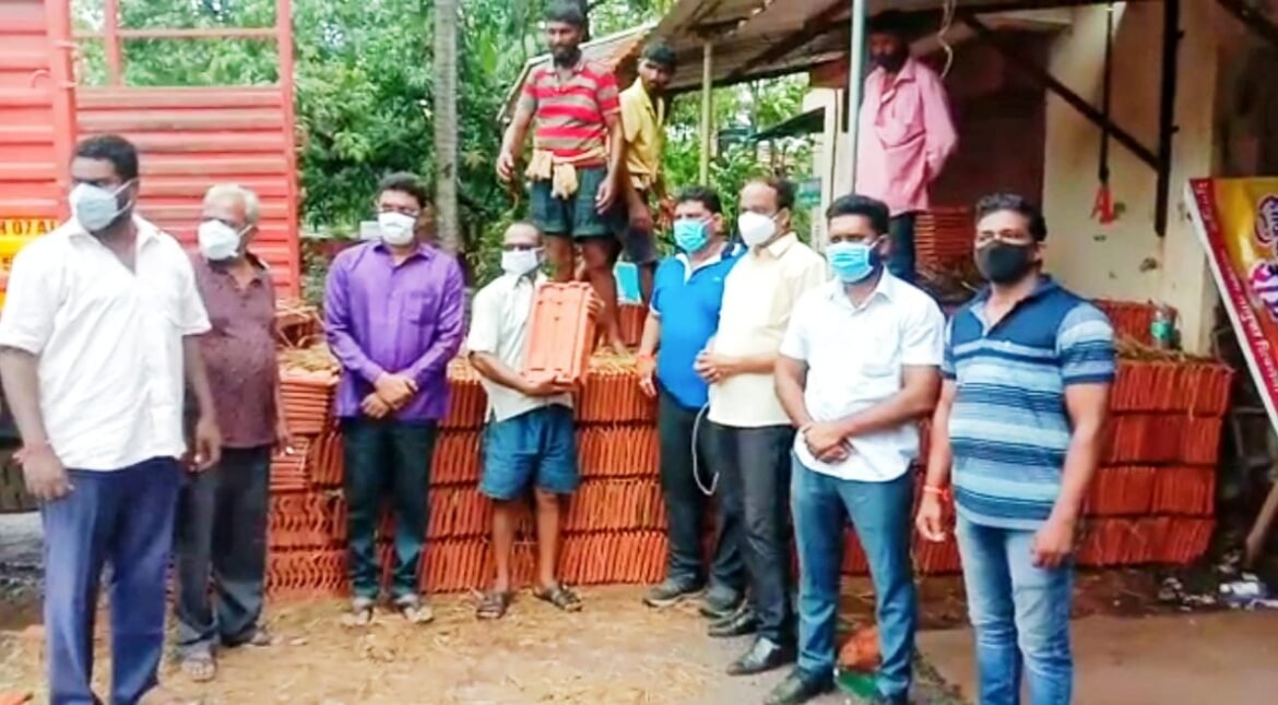 नुकसानग्रस्तांच्या मदतीसाठी आ.वैभव नाईक यांची धाव