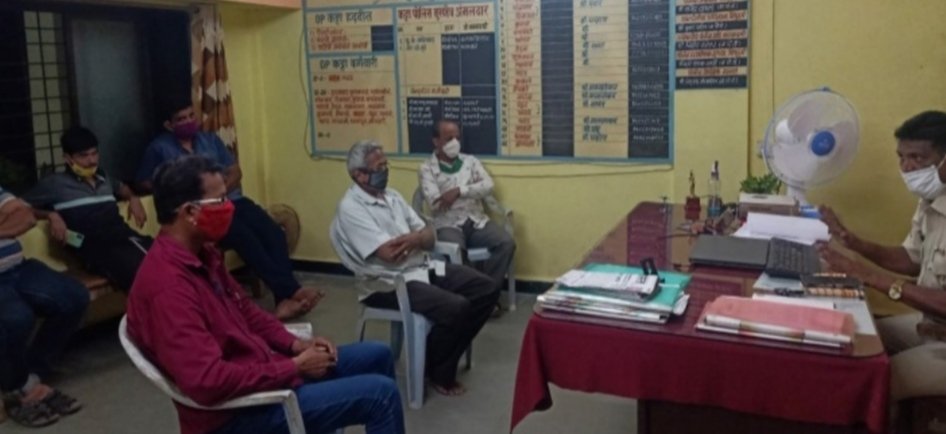 नियम मोडणाऱ्या व्यापाऱ्यांवर कारवाई करा