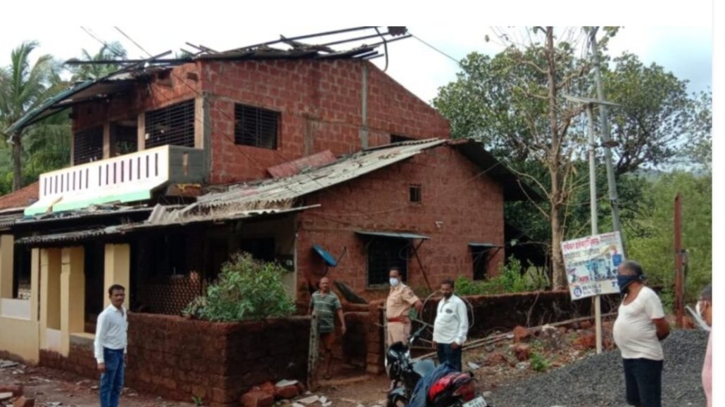 नुकसानग्रस्त भागाची जि.प.सदस्य सुधीर नकाशेंनी केली पाहणी