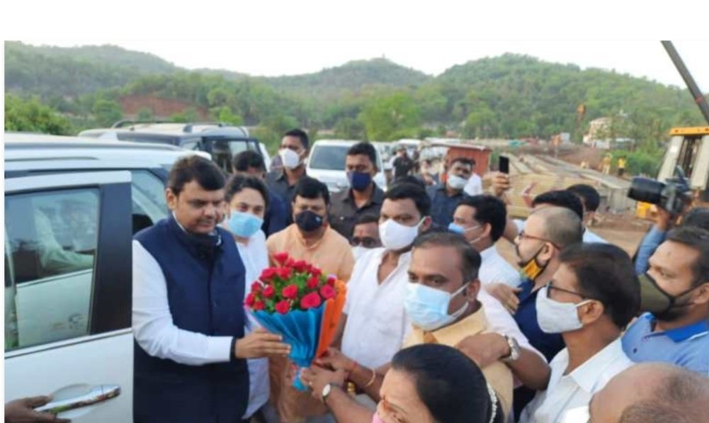 जिल्ह्यातील चक्रीवादळ नुकसानीची पाहणीसाठी फडणवीस, दरेकर सिंधुदुर्गात दाखल