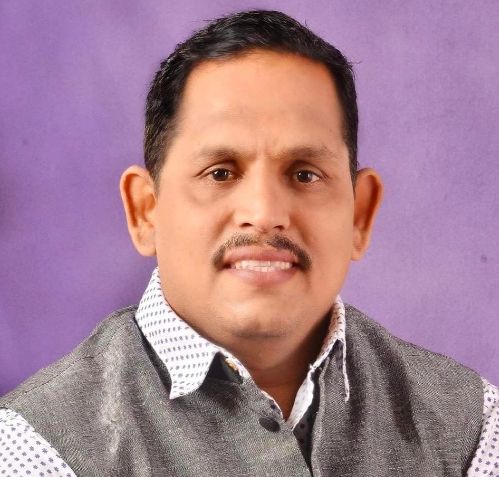 फडणवीसांचे सोडा, स्वतःच्या कार्यकर्त्यांचे आधी पहा