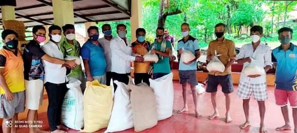 कणकवली पं. स.उपसभापती श्री.प्रकाशजी पारकर यांनी जोपासली सामाजिक बांधिलकी
