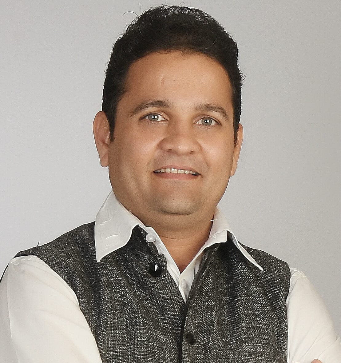 मळेवाड मार्गावरील गटार खोदाई चार दिवसांत करा
