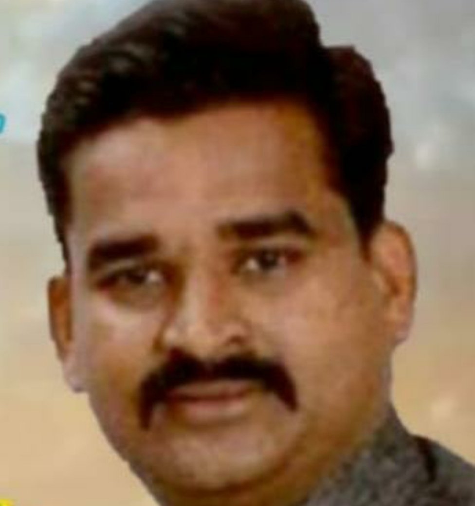 तळेरे ते वैभववाडी मार्गावरील धोकादायक कमान हटवा