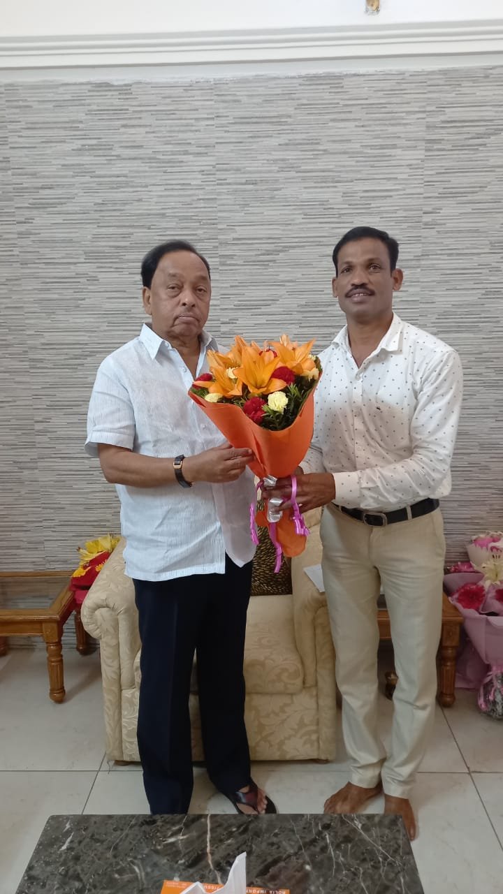 केंद्रीय मंत्री पदी निवड झाल्याबद्दल नारायण राणे यांची दिल्लीत जाऊन घेतली भेट