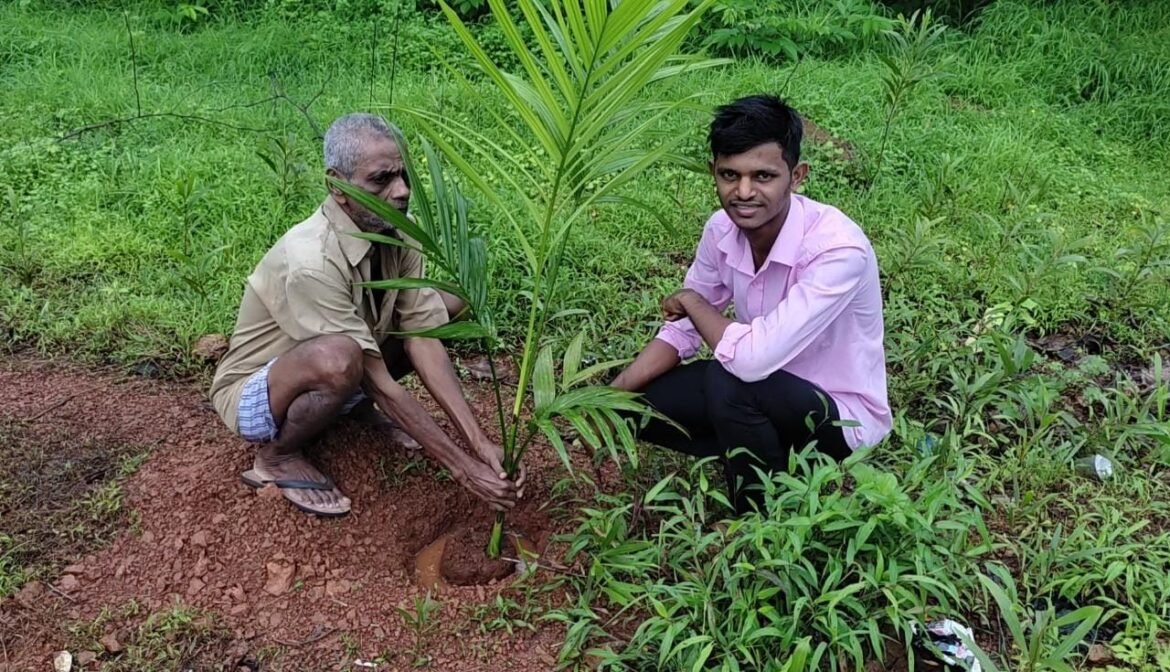 दळवी महाविद्यालयाच्या वर्धापनदिनास मा. मुख्यमंत्रांचे शिक्षक प्रा. नरेंद्र विचारे प्रमुख पाहुणे