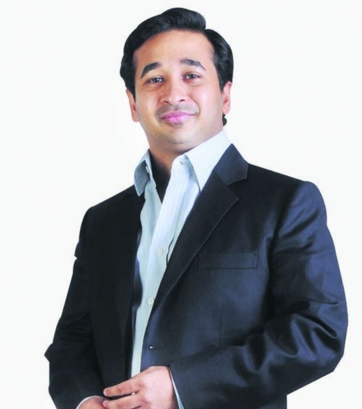 आमदार नितेश राणेंनी पीएमजीएसवाय सह अन्य केंद्राच्या योजनांचा अधिकाऱ्यांकडून घेतला आढावा