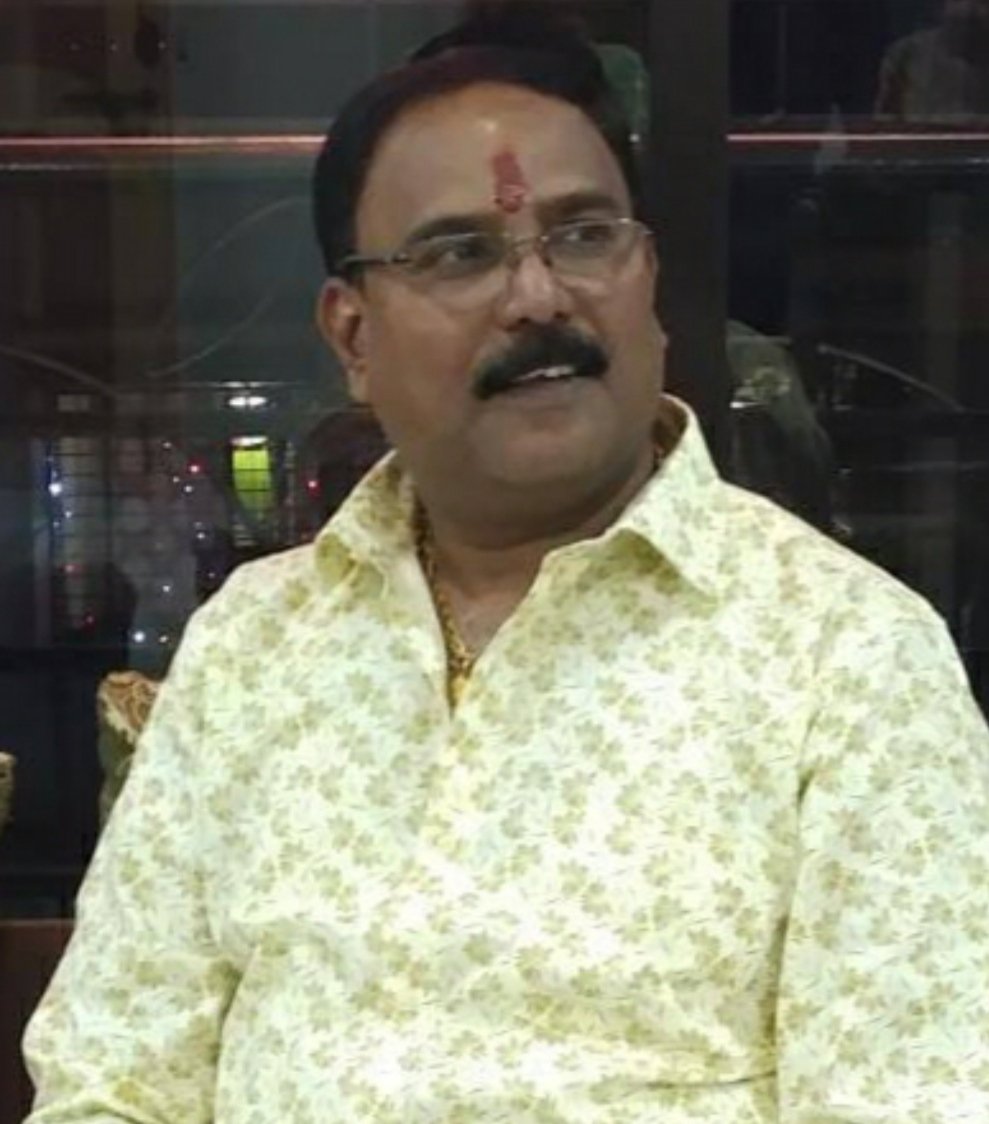 सरपंच विम्याचे हफ्ते कोणती संस्था भरणार ?