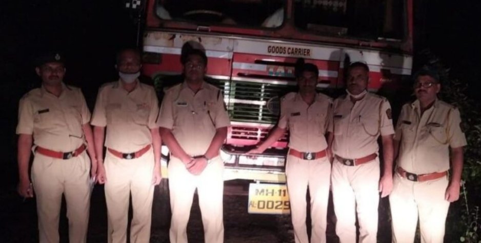 अवैध लाकूड वाहतुकीला वनविभागाचा दणका