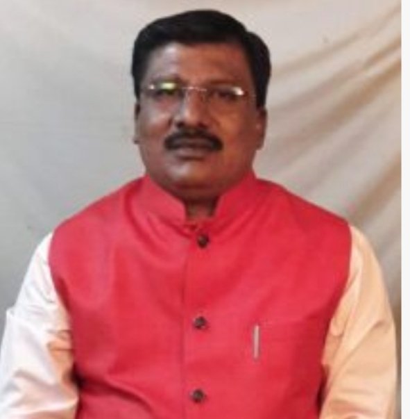 “रामदास आठवलेंनी आंबेडकरी चळवळीशी केली गद्दारी…”