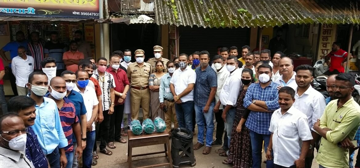 इन्सुलीतील मंडळांकडे सायरन सुपुर्द करत सामंत यांनी दिलेला शब्द केला पुरा