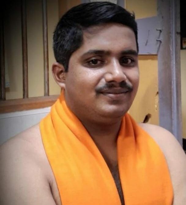 युवा पुरोहित स्वानंद उर्फ़ अक्षय करंबेळकर यांचे निधन…!
