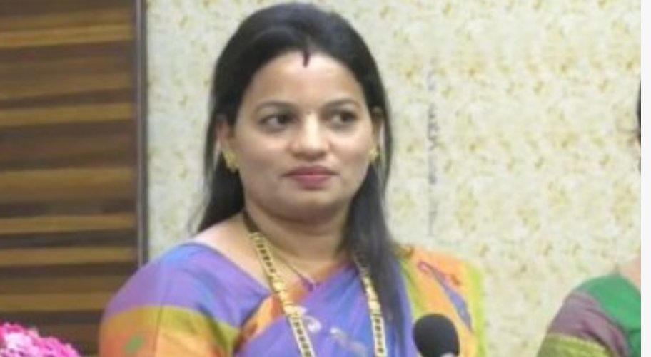 कोव्हिडची गंभीर परिस्थीती असताना जिल्हा आरोग्य अधीकारी गेले सहा महिने पगारावीना!