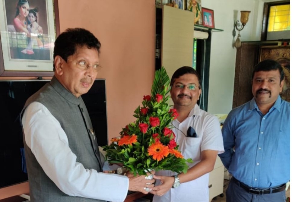 सावंतवाडी प्रांताधिकारी प्रशांत पानवेकर यांचे आम.दिपक केसरकर यांनी केले स्वागत