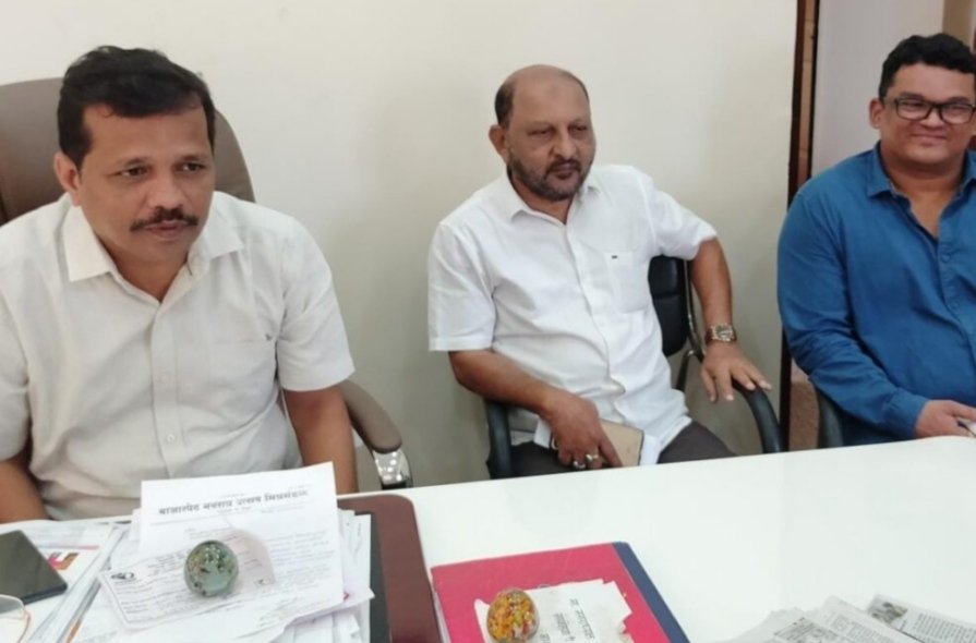 सावंतवाडीच्या विकासासाठी पालकमंत्री आणि आमदार केसरकरांनी आपापसातले वाद मिटवावेत
