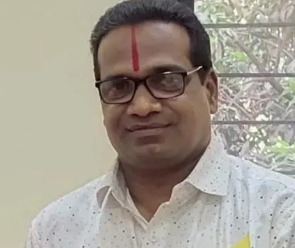 नाईक – पारकर यांनी दुसऱ्याच्या नावावर घेतलेल्या कचरा टेंडर साठी मुख्याधिकाऱ्यांची घेतली भेट